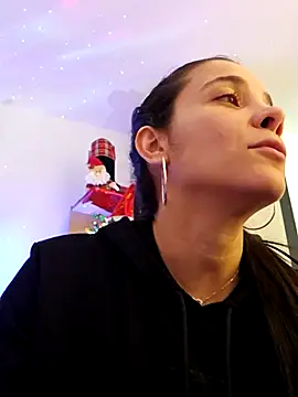 miaeyes online show from December 30, 2024, 3:57 pm