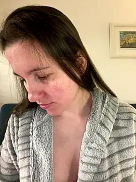 Nicole-Ray online show from November 30, 2025, 9:13 am