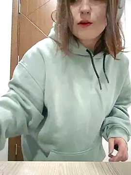 Yammy Yumi online show from October 12, 2025, 10:31 pm