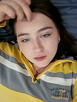 Yammy Yumi online show from November 9, 2025, 8:51 pm