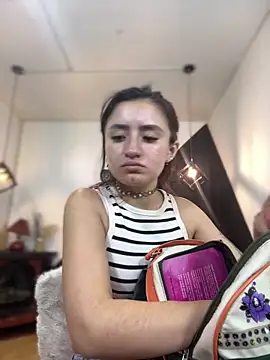 Perla Campbell online show from December 11, 2024, 7:36 pm