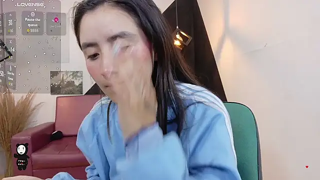 Perla Campbell online show from October 28, 2025, 12:19 pm