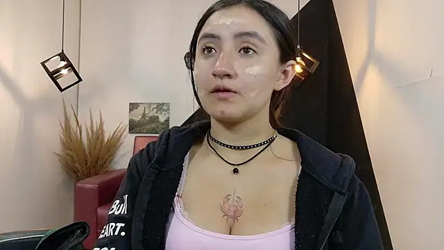 Perla Campbell online show from November 26, 2025, 7:26 pm