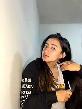 Perla Campbell online show from November 28, 2025, 4:31 pm