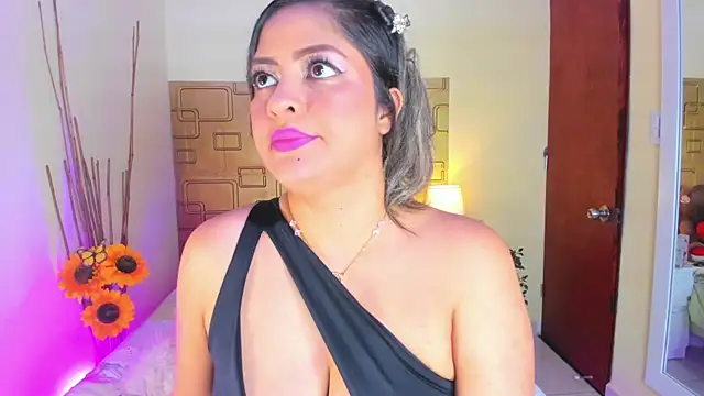 Julia Haye online show from February 11, 2025, 4:11 am