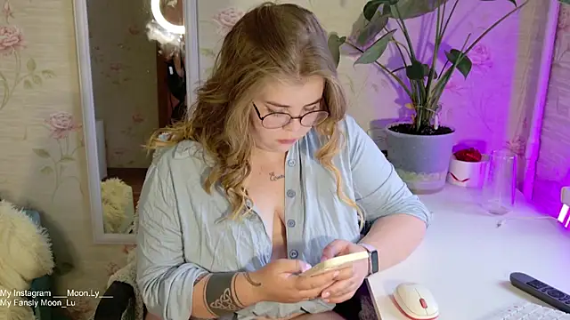 sinnamon  online show from September 26, 2025, 11:47 am