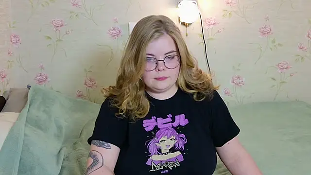 sinnamon  online show from April 15, 2026, 4:36 pm