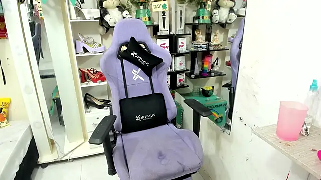 allsson queen online show from March 12, 2025, 2:41 am