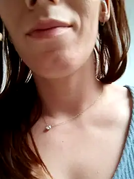 clara-francaise online show from February 17, 2025, 8:04 pm