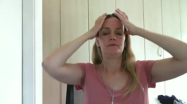 Annylove1 online show from February 13, 2025, 10:55 am