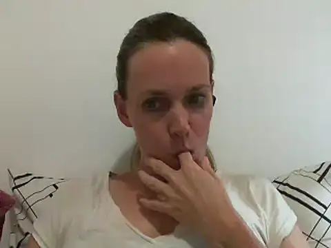 Annylove1 online show from March 19, 2025, 10:42 pm