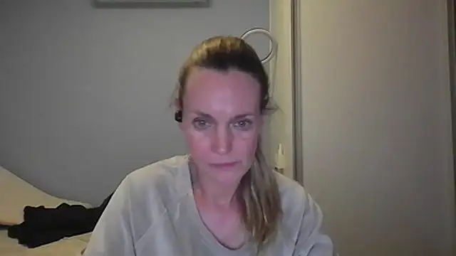 Annylove1 online show from November 23, 2025, 12:32 am