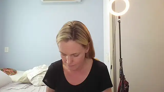 Annylove1 online show from January 5, 2026, 5:27 pm