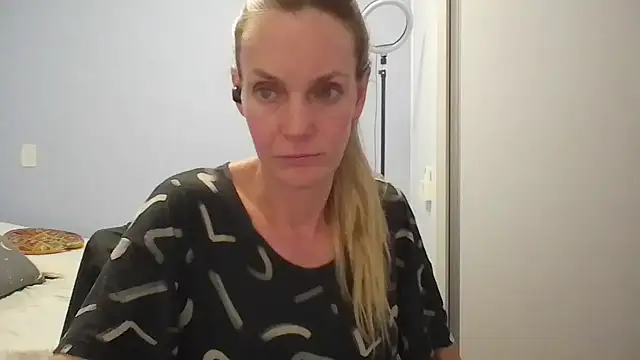 Annylove1 online show from April 3, 2026, 12:08 am