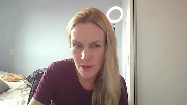 Annylove1 online show from April 3, 2026, 4:49 pm