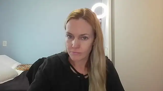 Annylove1 online show from May 18, 2026, 10:54 am