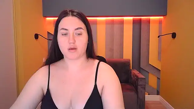 Roxie Bradley online show from February 24, 2025, 7:00 am