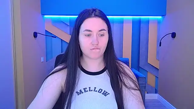 Roxie Bradley online show from March 22, 2025, 7:25 am