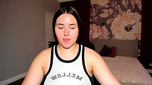 Roxie Bradley online show from September 12, 2025, 5:29 am