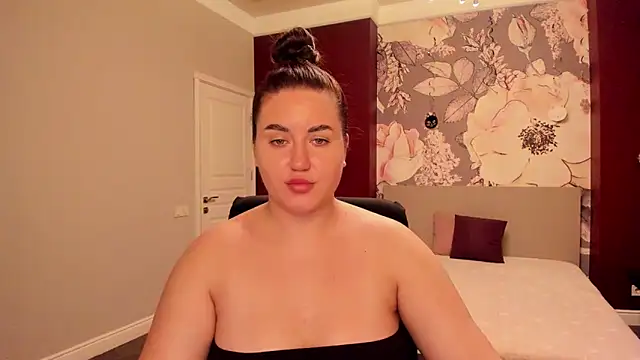 Roxie Bradley online show from October 8, 2025, 5:38 am