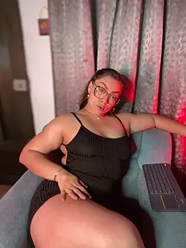 Im sophiie online show from March 18, 2025, 9:20 am