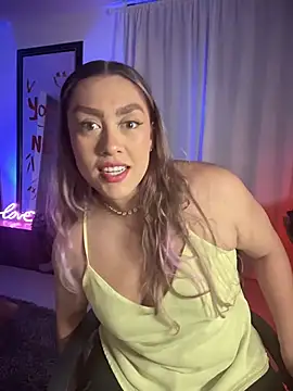 Im sophiie online show from November 8, 2025, 6:02 am