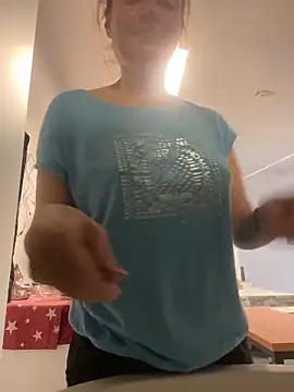 LoveNBloom online show from June 19, 2026, 5:28 pm
