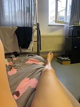 LoveNBloom online show from June 25, 2026, 7:18 pm