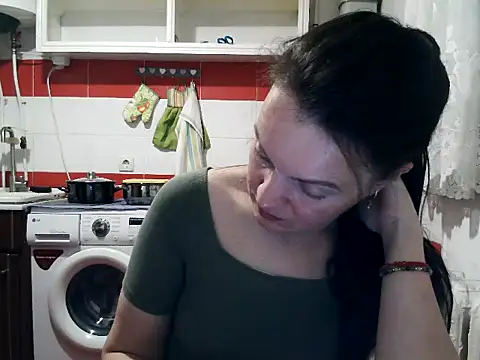 LoveNBloom online show from July 28, 2026, 7:39 pm