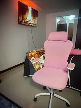 Miaparkerss  online show from October 30, 2025, 9:48 pm