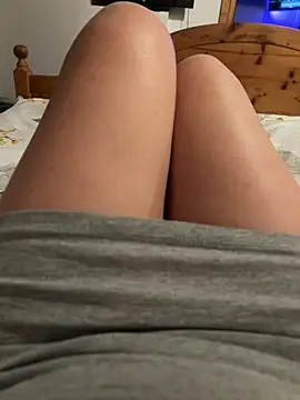 sweetmystery1 online show from March 2, 2025, 4:21 pm