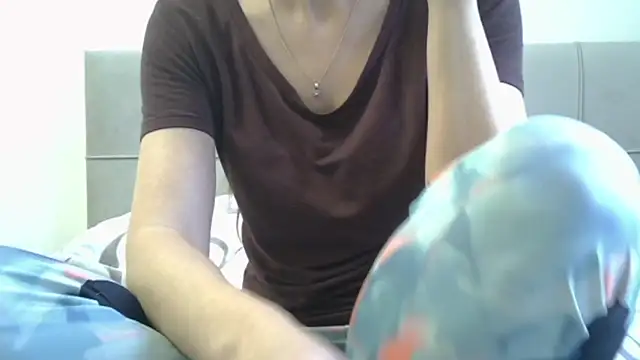 Ashleyspice online show from March 5, 2025, 11:49 am