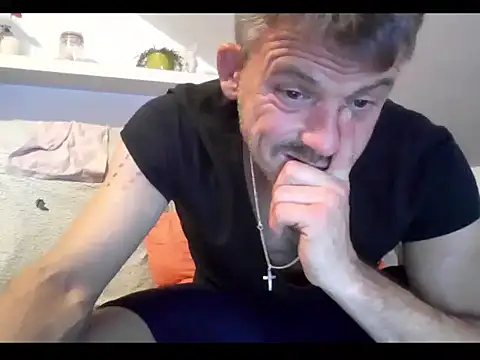 Snapshot of Cambitchboy chatting on May 5, 2026, 11:57 pm Cambitchboy online show from May 5, 2026, 11:57 pm