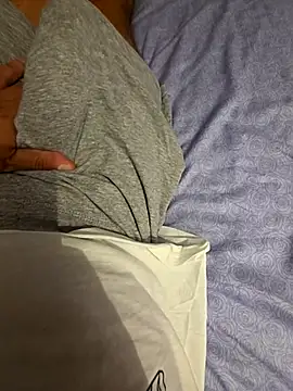 mailon02 online show from October 23, 2025, 5:01 pm