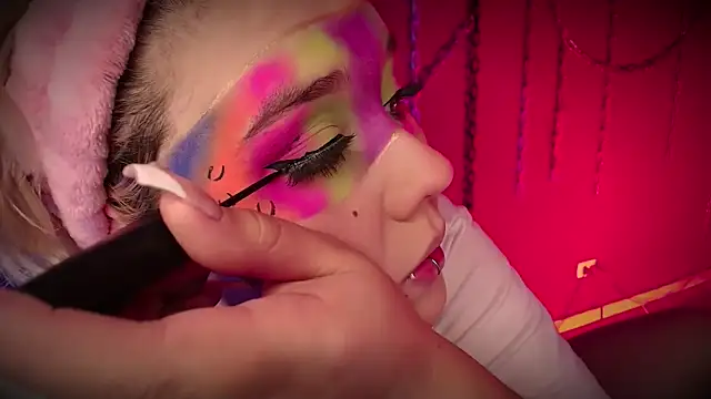 Snapshot of Laura_takint chatting on March 13, 2025, 4:01 pm Laura takint online show from March 13, 2025, 4:01 pm