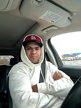 marhi32 online show from November 9, 2025, 1:42 pm