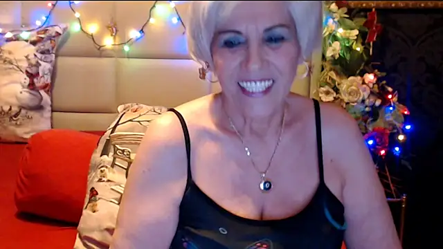 HappyWomanOn online show from January 4, 2025, 10:34 pm