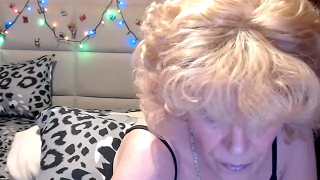 HappyWomanOn online show from April 20, 2026, 8:39 am