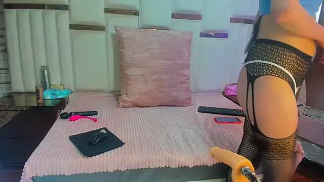 ArianaSmith69 online show from February 19, 2025, 2:12 pm