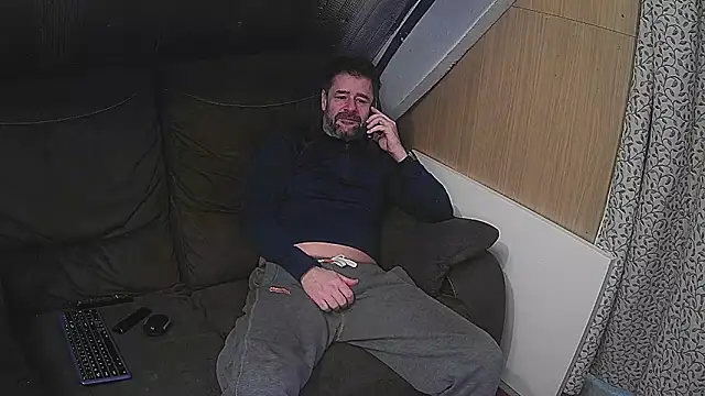 rob2810 online show from February 27, 2025, 9:04 pm