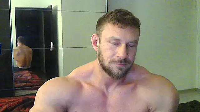 muscularkevin online show from December 26, 2024, 5:04 am