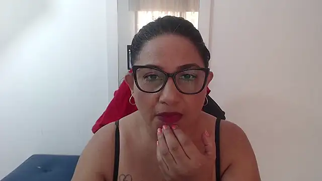 Katha Marck online show from April 18, 2026, 1:48 pm