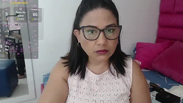 Snapshot of Katha_Marck chatting on May 5, 2026, 12:35 pm Katha Marck online show from May 5, 2026, 12:35 pm