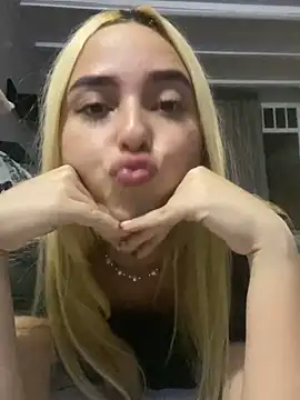 Irisweet  online show from December 20, 2024, 11:37 pm