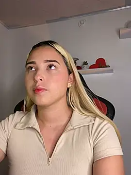 Irisweet  online show from March 22, 2025, 10:15 pm