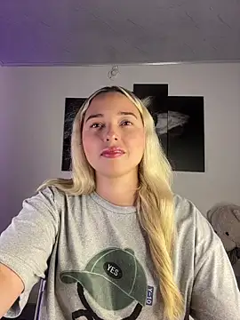 Irisweet  online show from November 25, 2025, 10:21 pm