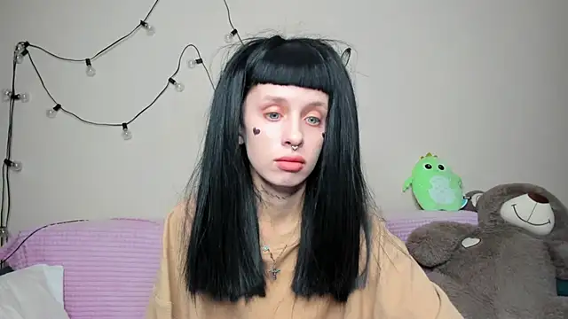 FlowerOfSin2001 online show from September 21, 2025, 4:30 pm