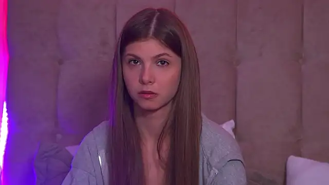 AudreyBarlow online show from January 28, 2025, 12:32 pm