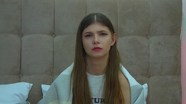 AudreyBarlow online show from February 8, 2025, 11:12 am