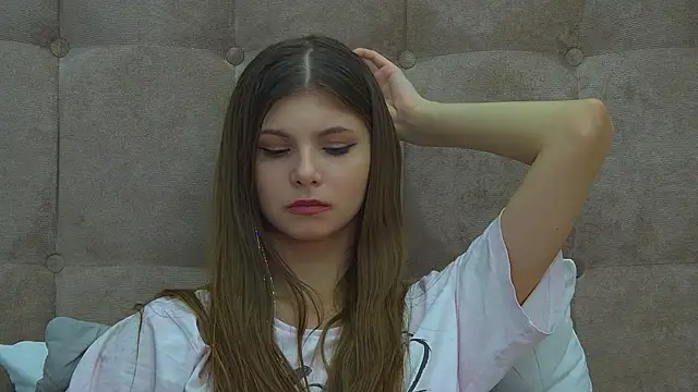 AudreyBarlow online show from February 8, 2025, 5:39 pm